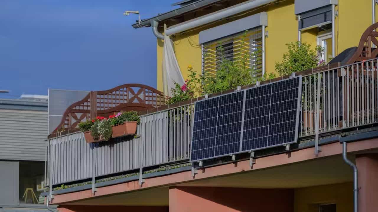 Plug-in Solar Panel for home price